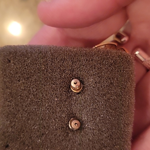 3/$12 New.set of necklace and post earrings - Picture 5 of 5